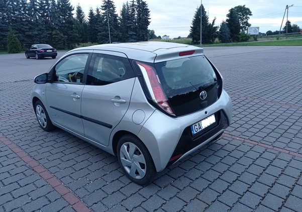 Toyota Aygo cena 31900 przebieg: 85480, rok produkcji 2015 z Niepołomice małe 106